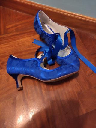 BOLSO Y ZAPATOS DE ENCAJE AZUL