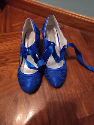 BOLSO Y ZAPATOS DE ENCAJE AZUL