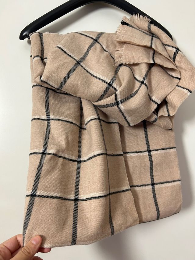 Sciarpa beige a quadrati