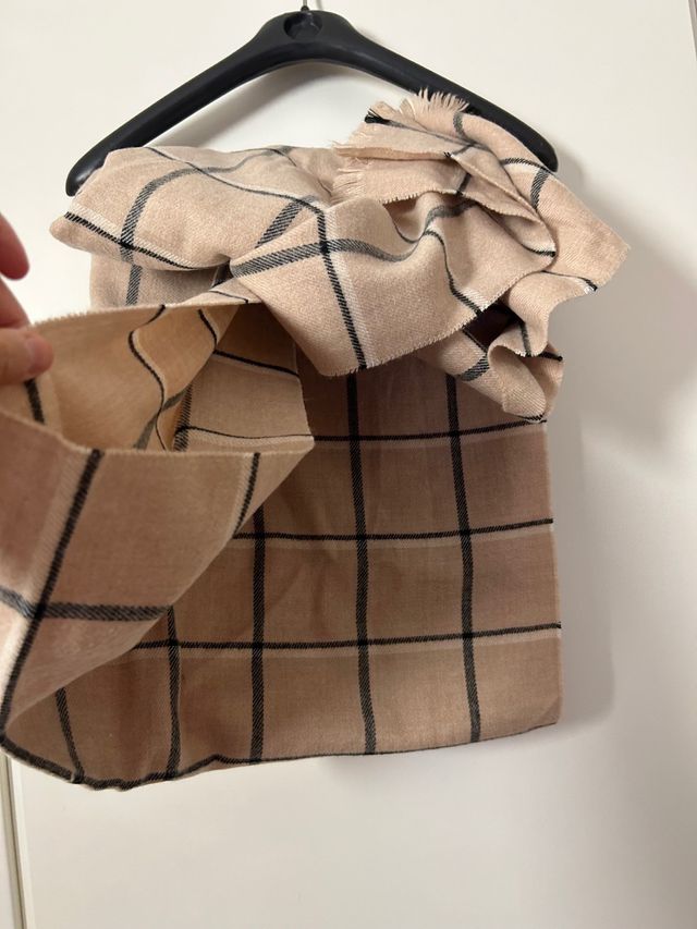 Sciarpa beige a quadrati