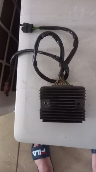 Regulador de moto peugeot satelis 125
