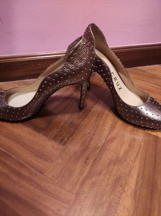 ZAPATOS DE FIESTA LOLA CRUZ