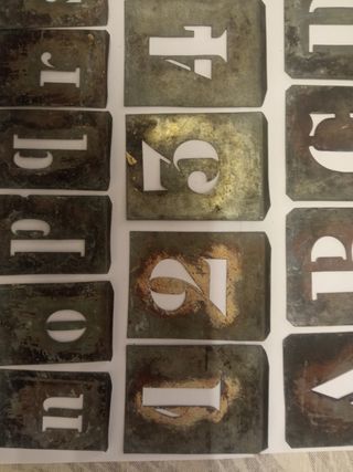 Plantillas de Letras y números de estaño antiguos