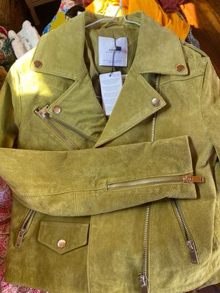 Chaqueta de piel verde de mango