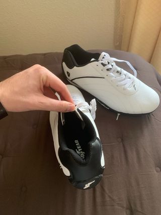Botines de deporte futbol talla 44,5
