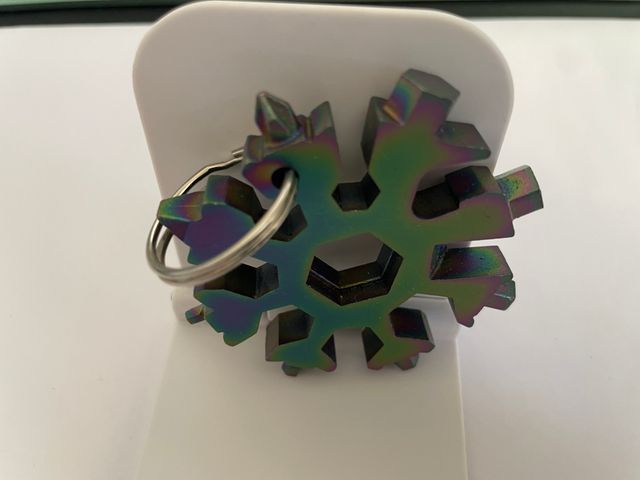 LLAVE MULTIUSO EN FORMA DE COPO DE NIEVE