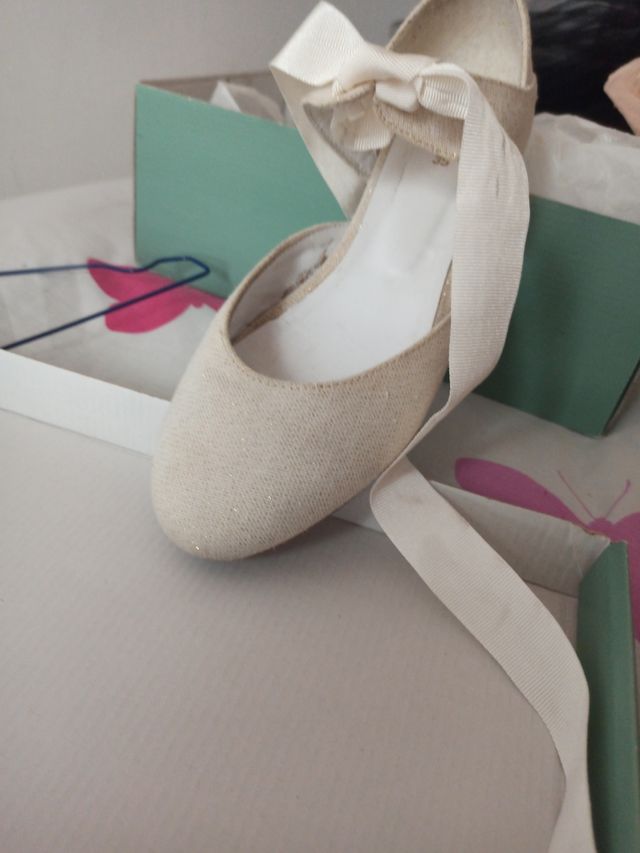 Zapatos bailarina blancos corte ingles