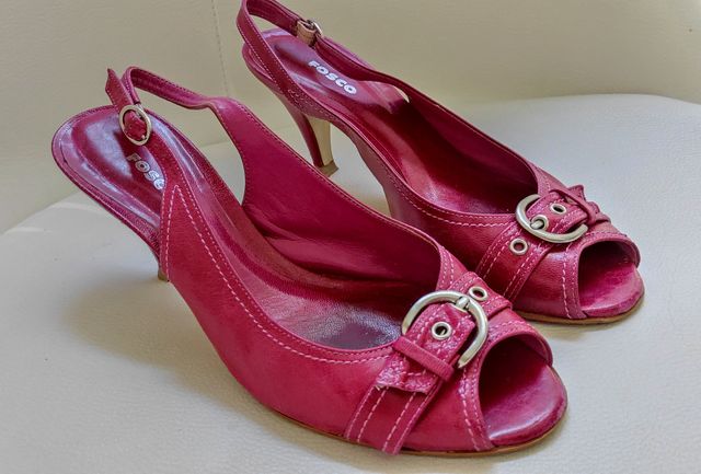 Sandalia de tacón fucsia, piel natural, de FOSCO