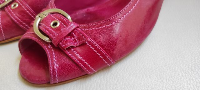 Sandalia de tacón fucsia, piel natural, de FOSCO