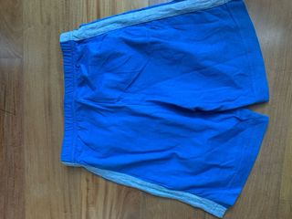 Pantaloni corti bambino benetton