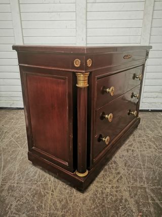 Cómoda. Cajonera. Calidad. Antigua