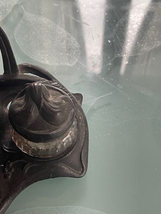 Antico calamaio da scrivania in bronzo