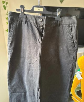 Pantalón chino negro 