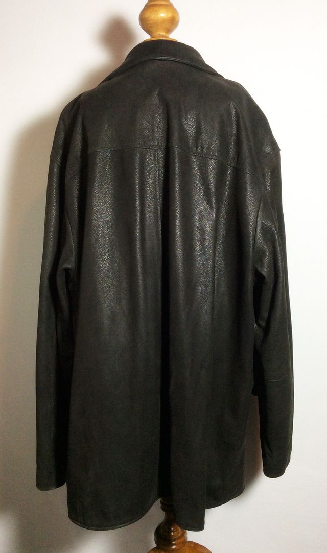 Massimo Dutti Chaquetón de piel auténtica