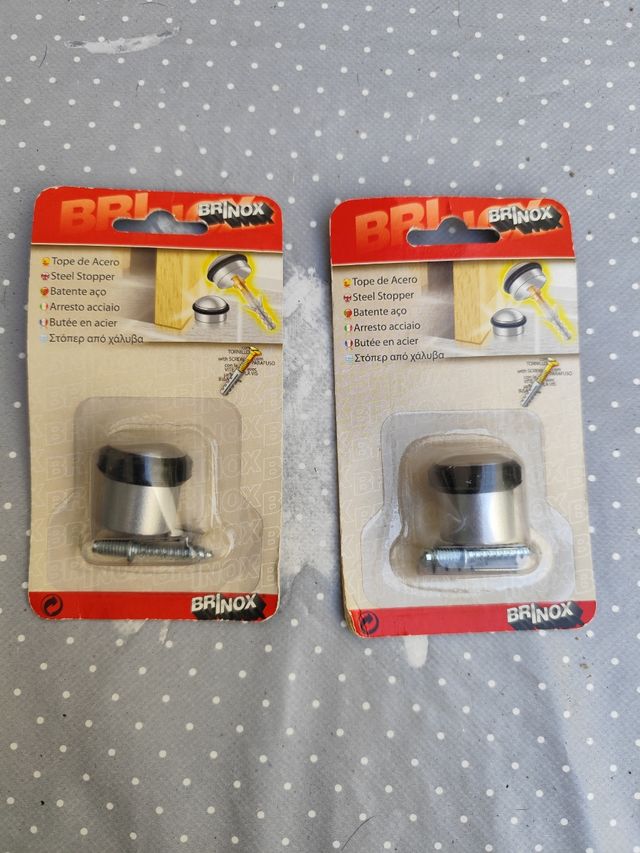 2 topes metálicos para puertas brinox