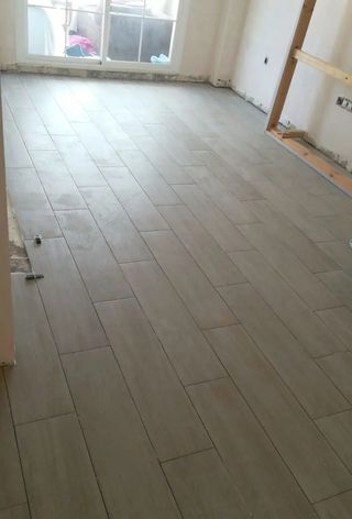 Instalación de suelos para locales y comercios