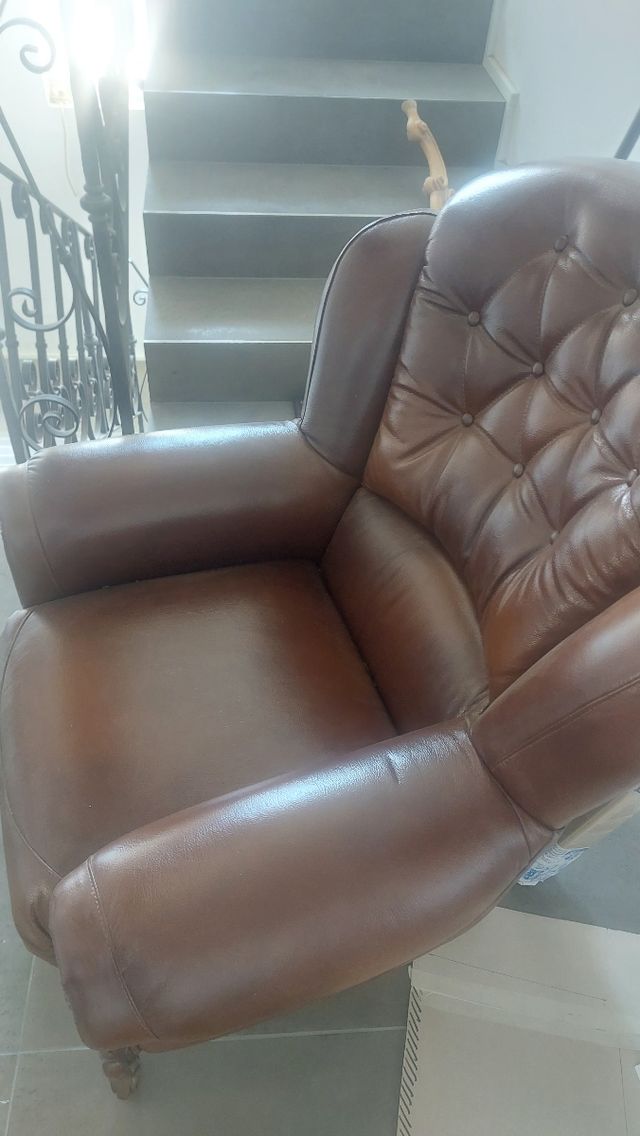 Poltrona in pelle artigianale