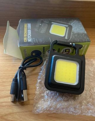 Mini linterna llavero.