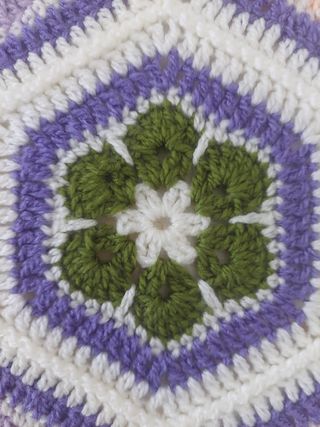 Colcha de crochet hecha a mano