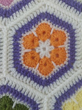 Colcha de crochet hecha a mano