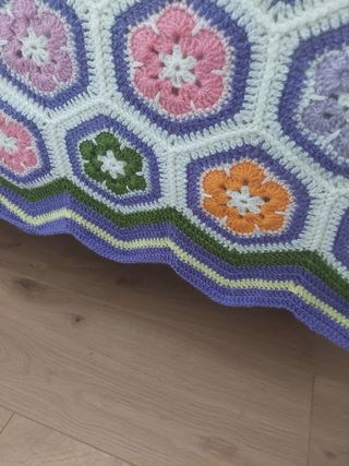 Colcha de crochet hecha a mano