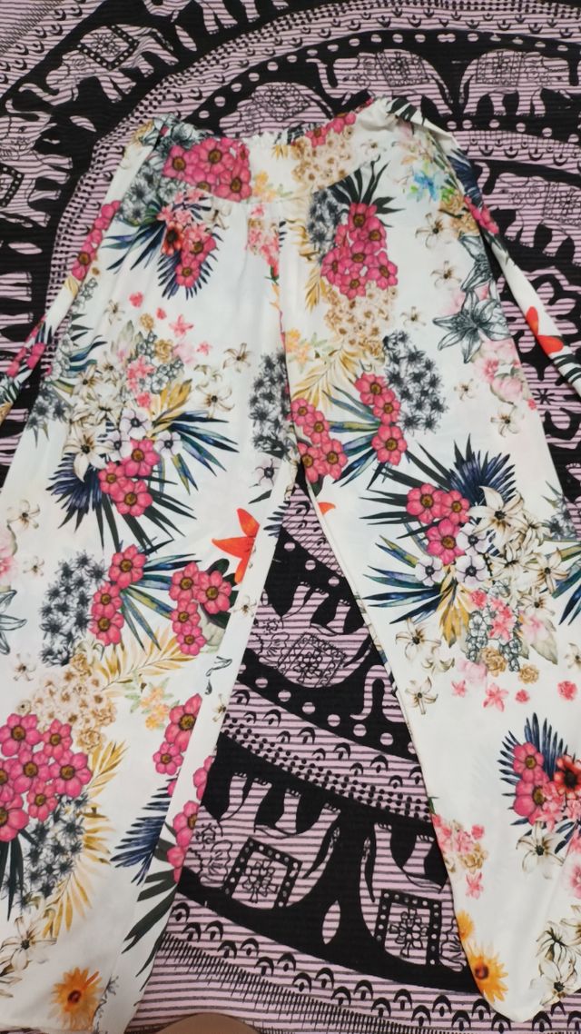 Pantalón de pata ancha floral