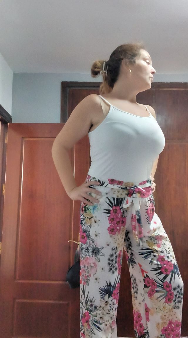 Pantalón de pata ancha floral