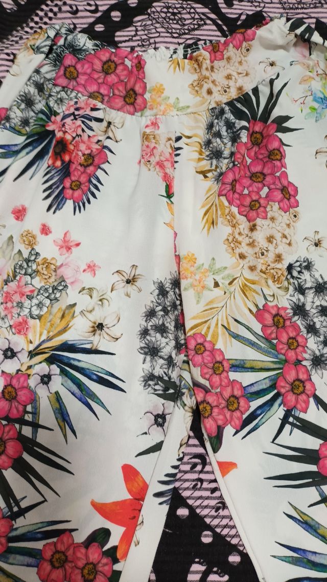 Pantalón de pata ancha floral