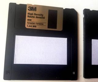 CAJA DE 10 DISKETES DE 3,5 MARCA 3M, NUEVOS