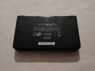 Nintendo DSi XL verde