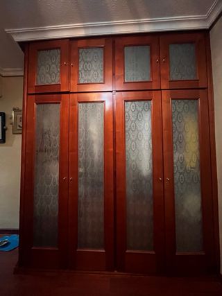Armario madera maciza excelente estado