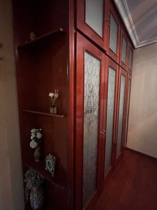 Armario madera maciza excelente estado