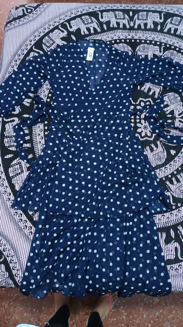 Traje midi de lunares