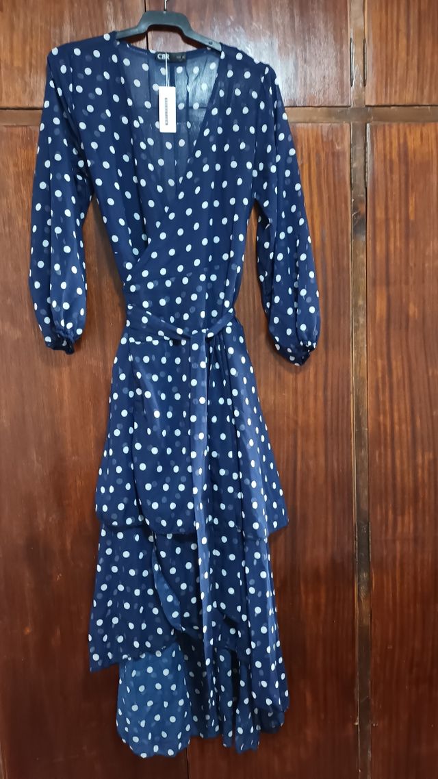 Traje midi de lunares