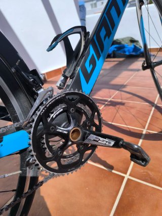 Bicicleta carbono GIANT Trinity
