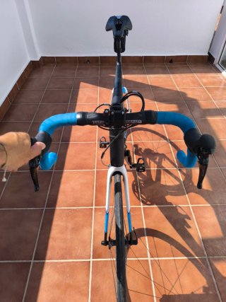 Bicicleta carbono GIANT Trinity