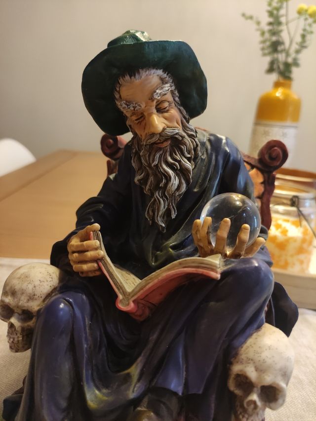 Figura decorativa mago
