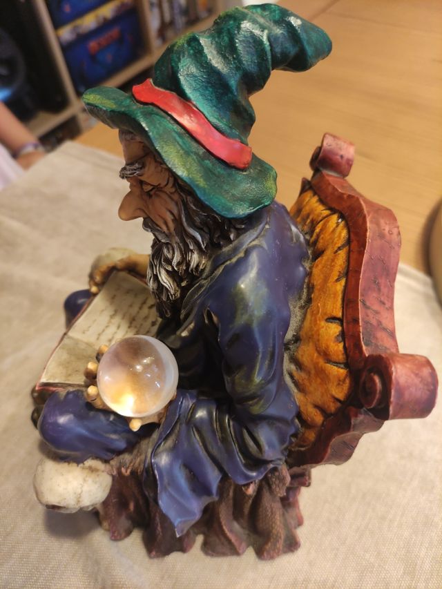 Figura decorativa mago