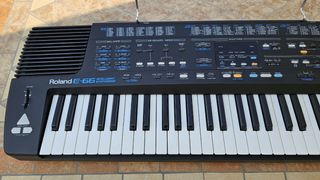 Teclado Roland E-66 Itelligent Synthesizer