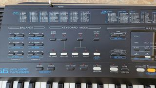 Teclado Roland E-66 Itelligent Synthesizer