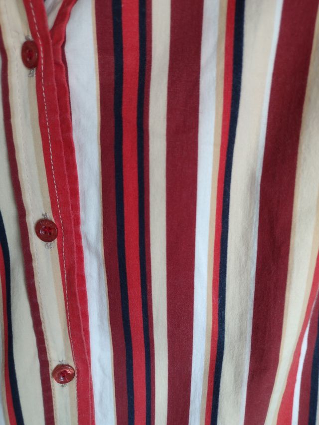 blusa con rayas de colores, de algodon.