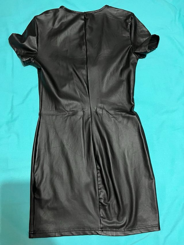 Vestido de cuero
