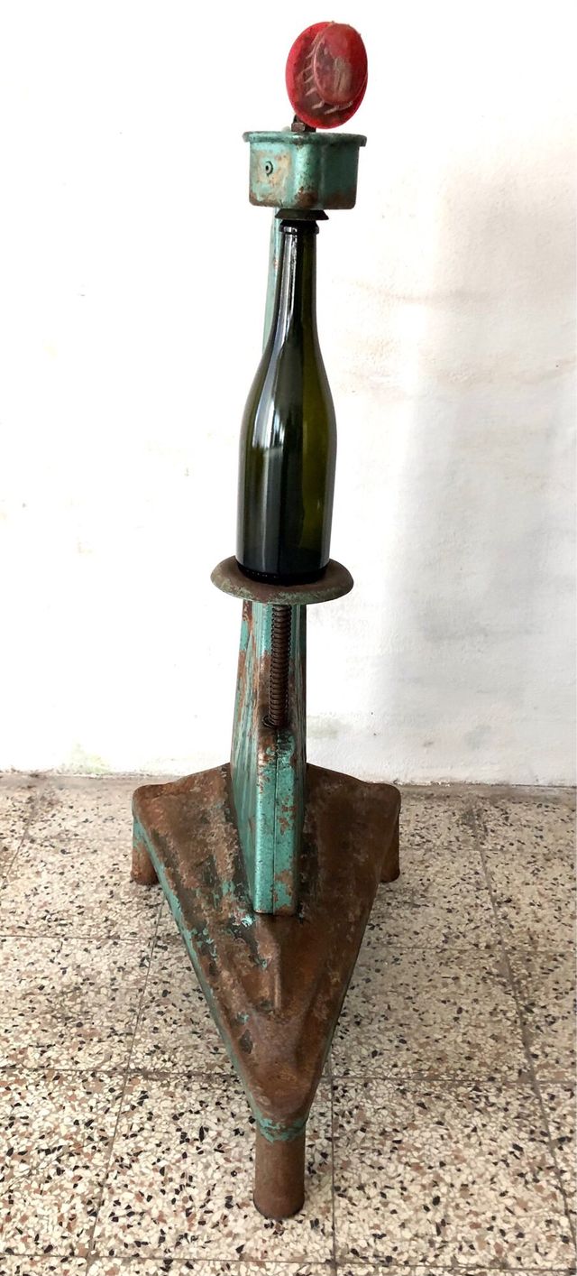 Tappatrice per tappi in sughero