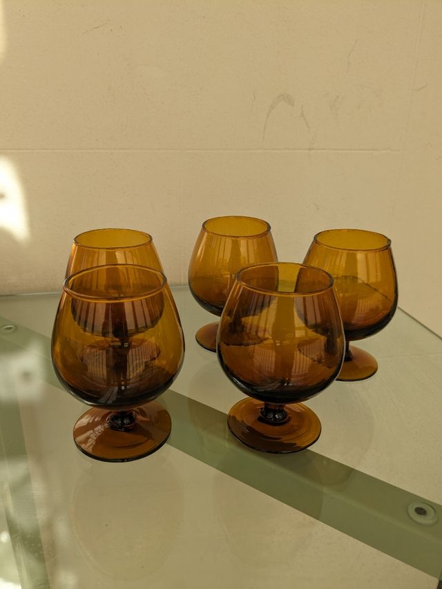 Juego de copas bajas