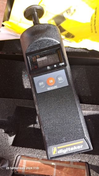 Digitaker tachimetro portatile digitale