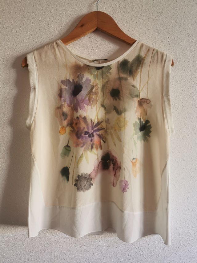 Top de chica talla L de Zara.