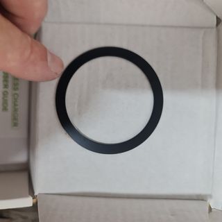 Caricabatteria auto wireless.  Magnetico