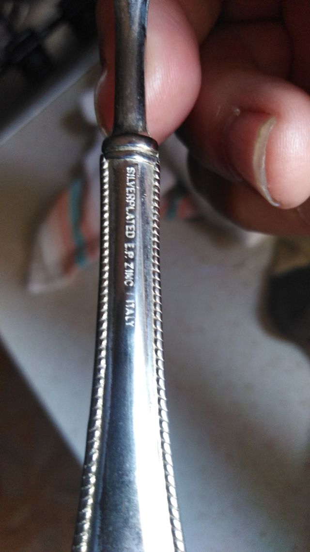 Paletta, coltellino, e cucchiaino. E. P. Zinc