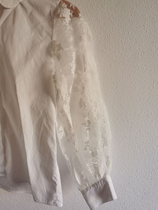 Blusa de chica talla S de Zara.