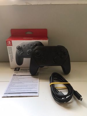 Nintendo Switch Pro Controller